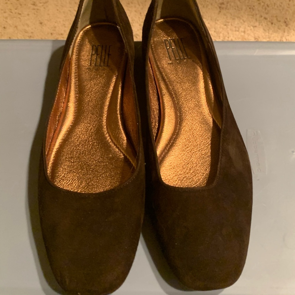 Pelle Moda flats.